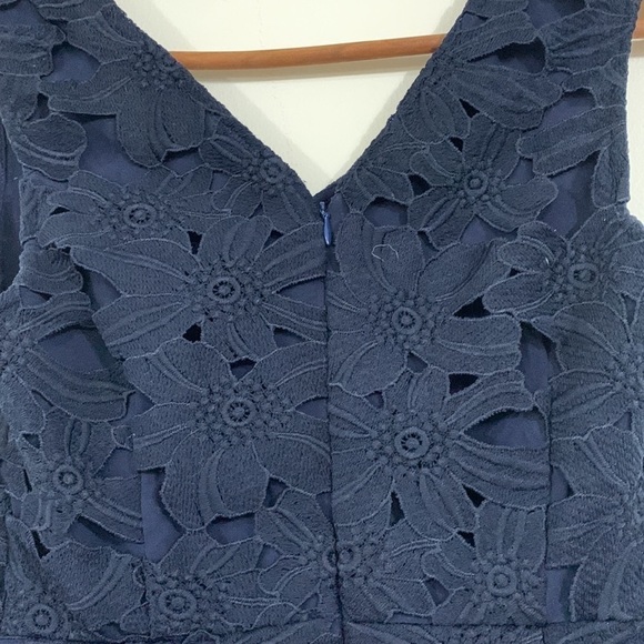 Banana Republic Navy Blue Floral Lace size 2 petite - Picture 7 of 10